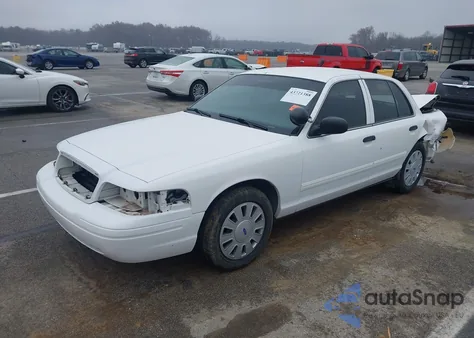 2009 Ford Crown Victoria Police/Police Interceptor z USA, uszkodzony, nr VIN 2FAHP71V79X112087